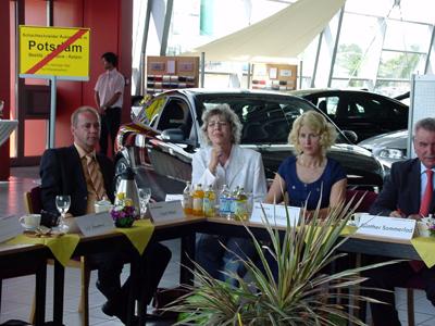 Foto des Albums: Ausbildungsinitiative 2007: Wirtschaftspolitischer round table bei Schachtschneider Automobile (22.08.2007)