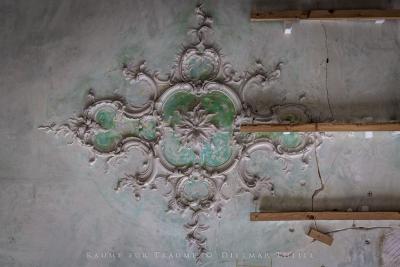 Vorschaubild: Hauptgebäude Stucksaal im 1. Obergeschoss Stuckdetails an der Decke