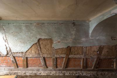 Vorschaubild: Hauptgebäude Durchgang im Erdgeschoss Fachwerkdetails