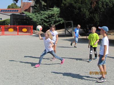 Foto des Albums: Hortangebote: Ballspiele (Völkerball, Volleyball etc.) und Tischtennis