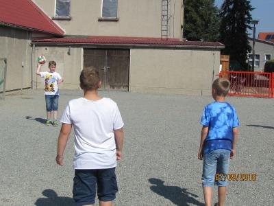 Foto des Albums: Hortangebote: Ballspiele (Völkerball, Volleyball etc.) und Tischtennis
