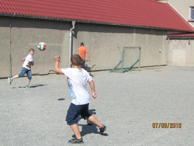 Foto des Albums: Hortangebote: Ballspiele (Völkerball, Volleyball etc.) und Tischtennis