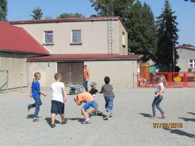 Foto des Albums: Hortangebote: Ballspiele (Völkerball, Volleyball etc.) und Tischtennis