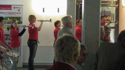 Foto des Albums: Fanfarenzug spielt Geburtstagsständchen im Treffpunkt Freizeit (01.09.2007)
