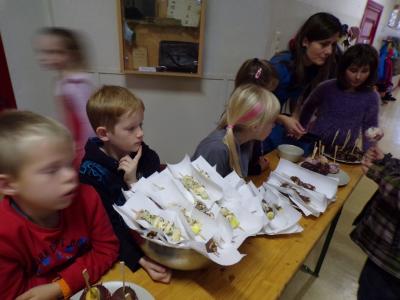 Foto des Albums: Früchtebasar Klasse 2a