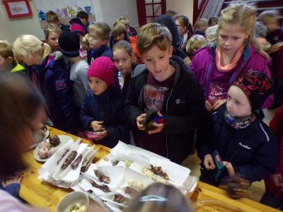 Foto des Albums: Früchtebasar Klasse 2a