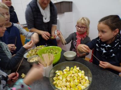 Foto des Albums: Früchtebasar Klasse 2a