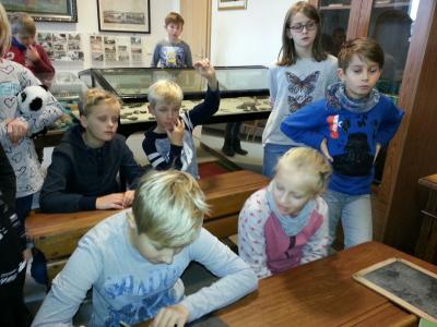 Foto des Albums: Besuch des Heimatmuseums und der Heimatstube Crivitz durch die 4. Klassen zum 206. Geburtstag von Fritz Reuter