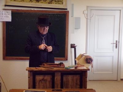 Foto des Albums: Besuch des Heimatmuseums und der Heimatstube Crivitz durch die 4. Klassen zum 206. Geburtstag von Fritz Reuter