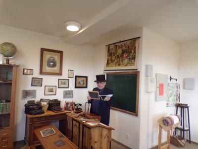 Foto des Albums: Besuch des Heimatmuseums und der Heimatstube Crivitz durch die 4. Klassen zum 206. Geburtstag von Fritz Reuter