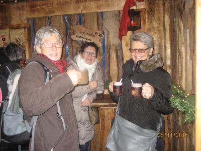 Prost Gl&uuml;hwein!  (Bild vergr&ouml;&szlig;ern)
