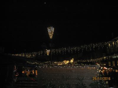 Weihnachtliche Stimmung auf dem historischen Marktplatz Goslar  (Bild vergr&ouml;&szlig;ern)