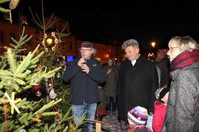 Foto des Albums: Adventsleuchten auf dem Wittstocker Marktplatz 2016 (28.11.2016)