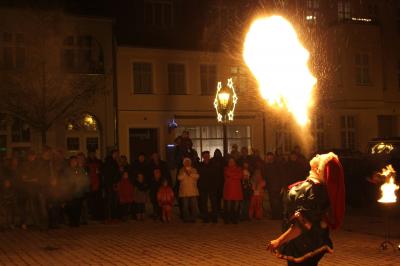 Foto des Albums: Adventsleuchten auf dem Wittstocker Marktplatz 2016 (28.11.2016)