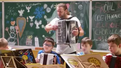 Foto des Albums: Seniorenweihnachtsfeier in der Grundschule (07. 12. 2016)