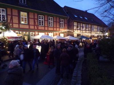 Foto des Albums: Adventsmarkt zum Adventssingen der Schulchöre in der Kirche Crivitz