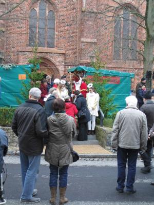 Foto des Albums: Adventsmarkt zum Adventssingen der Schulchöre in der Kirche Crivitz