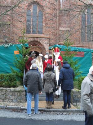 Foto des Albums: Adventsmarkt zum Adventssingen der Schulchöre in der Kirche Crivitz