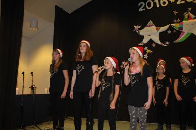 Foto des Albums: Traditionelles Weihnachtskonzert an der Oberschule mit Grundschulteil in Glöwen (08. 12. 2016)