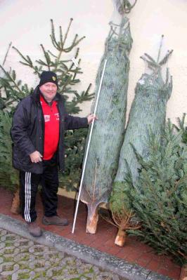 Foto des Albums: Walddrehnaer Weihnachtsmarkt - Weihnachtsmann kommt in diesem Jahr mit dem Trabi (Bilder: Dietmar Becker)