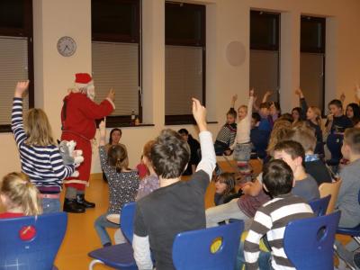 Foto des Albums: Kinderweihnachtsfest bei Blau-Weiss