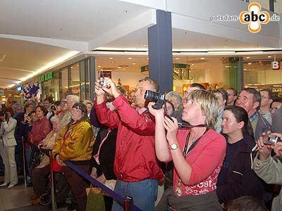Foto des Albums: Claudia Jung in den Bahnhofspassagen - Serie 1 (27.09.2007)