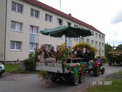 Foto des Albums: Erntefest in Groß Haßlow  (01.09.2007)