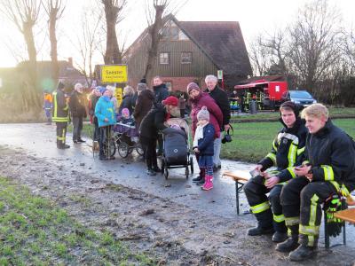 Foto des Albums: Weihnachtsbaumverbrennen der JF Seester (14.01.2017)