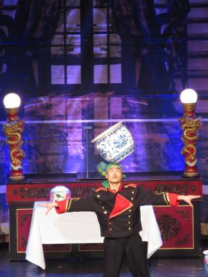 Foto des Albums: Chinesischer Nationalcircus: „the grand HONGKONG HOTEL“