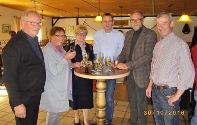 Foto des Albums: Rat und Verwaltung der Gemeinde Holzwickede gratulierten dem Kleingartenverein „Am Oelpfad“ (30.10.2016)