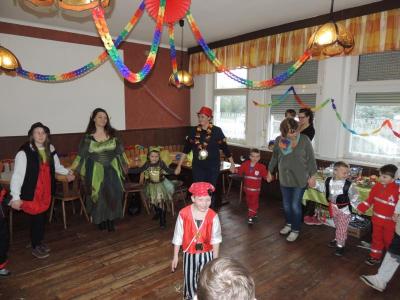 Foto des Albums: Kinderfasching in Beesdau