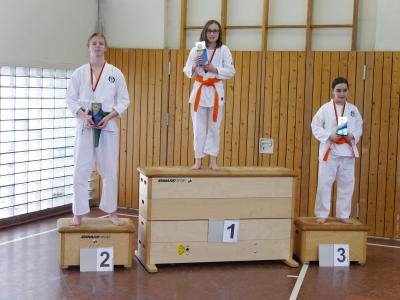 Kata (Orange und Gr&uuml;n):                        1.Talia                                        2.Mats                                      3.Esra 