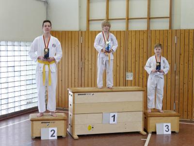 Kumite (Wei&szlig; und Gelb):                    1.Glenn                                     2.Jan                                        3.Tim 