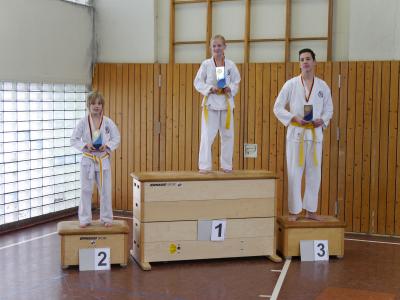 Kata (Wei&szlig;- und Gelb):           1.Julia                                      2.Glenn                                   3.Jan 