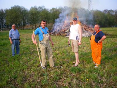 Foto des Albums: Osterfeuer (18.04.2009)