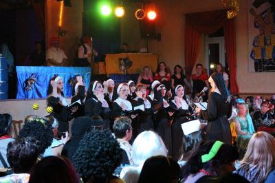 Foto des Albums: 2. Weiberfastnacht mit dem Motto "Wein, Weiber, Wurscht"