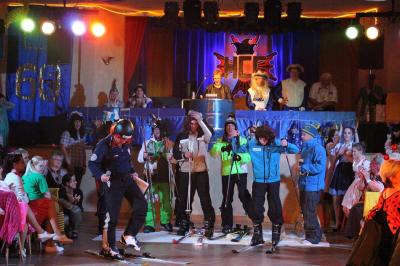 Foto des Albums: 2. Weiberfastnacht mit dem Motto "Wein, Weiber, Wurscht"