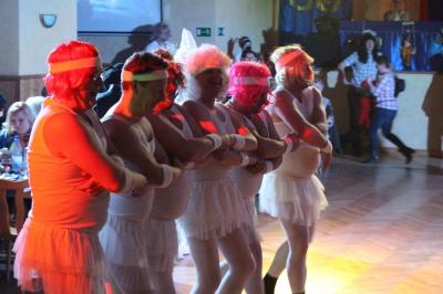 Foto des Albums: 2. Weiberfastnacht mit dem Motto "Wein, Weiber, Wurscht"