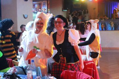Foto des Albums: 2. Weiberfastnacht mit dem Motto "Wein, Weiber, Wurscht"