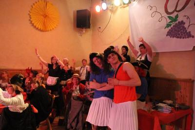 Foto des Albums: 2. Weiberfastnacht mit dem Motto "Wein, Weiber, Wurscht"