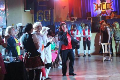 Foto des Albums: 2. Weiberfastnacht mit dem Motto "Wein, Weiber, Wurscht"