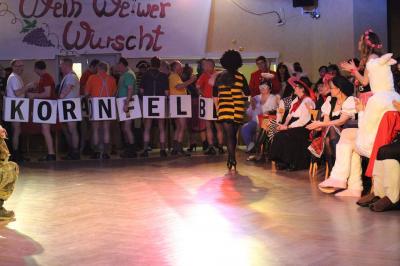 Foto des Albums: 2. Weiberfastnacht mit dem Motto "Wein, Weiber, Wurscht"