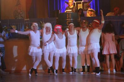Foto des Albums: 2. Weiberfastnacht mit dem Motto "Wein, Weiber, Wurscht"