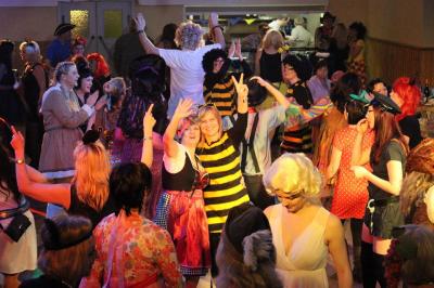 Foto des Albums: 2. Weiberfastnacht mit dem Motto "Wein, Weiber, Wurscht"