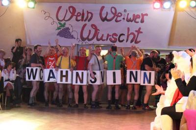 Foto des Albums: 2. Weiberfastnacht mit dem Motto "Wein, Weiber, Wurscht"