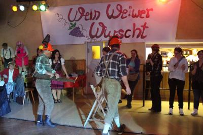 Foto des Albums: 2. Weiberfastnacht mit dem Motto "Wein, Weiber, Wurscht"