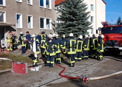 Foto des Albums: Feuerwehren aus Doberlug-Kirchhain und dem Amt Elsterland üben in Rückersdorf (28. 02. 2017)