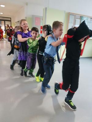 Foto des Albums: Faschingsfeier der Klasse 1b