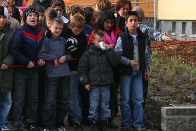 Foto des Albums: Einweihung des neuen Schulhofs der Weidenhof-Grundschule am Schlaatz (20.11.2007)