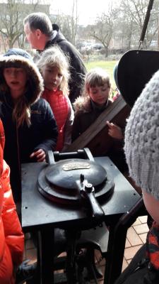 Foto des Albums: Sachkundeunterricht der Klasse 3a in der Heimatstube